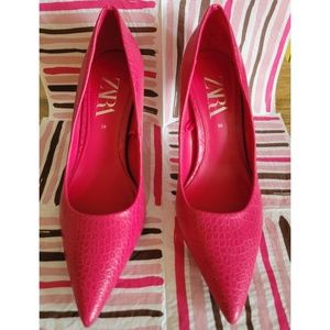 Zara Pink faux croc pumps